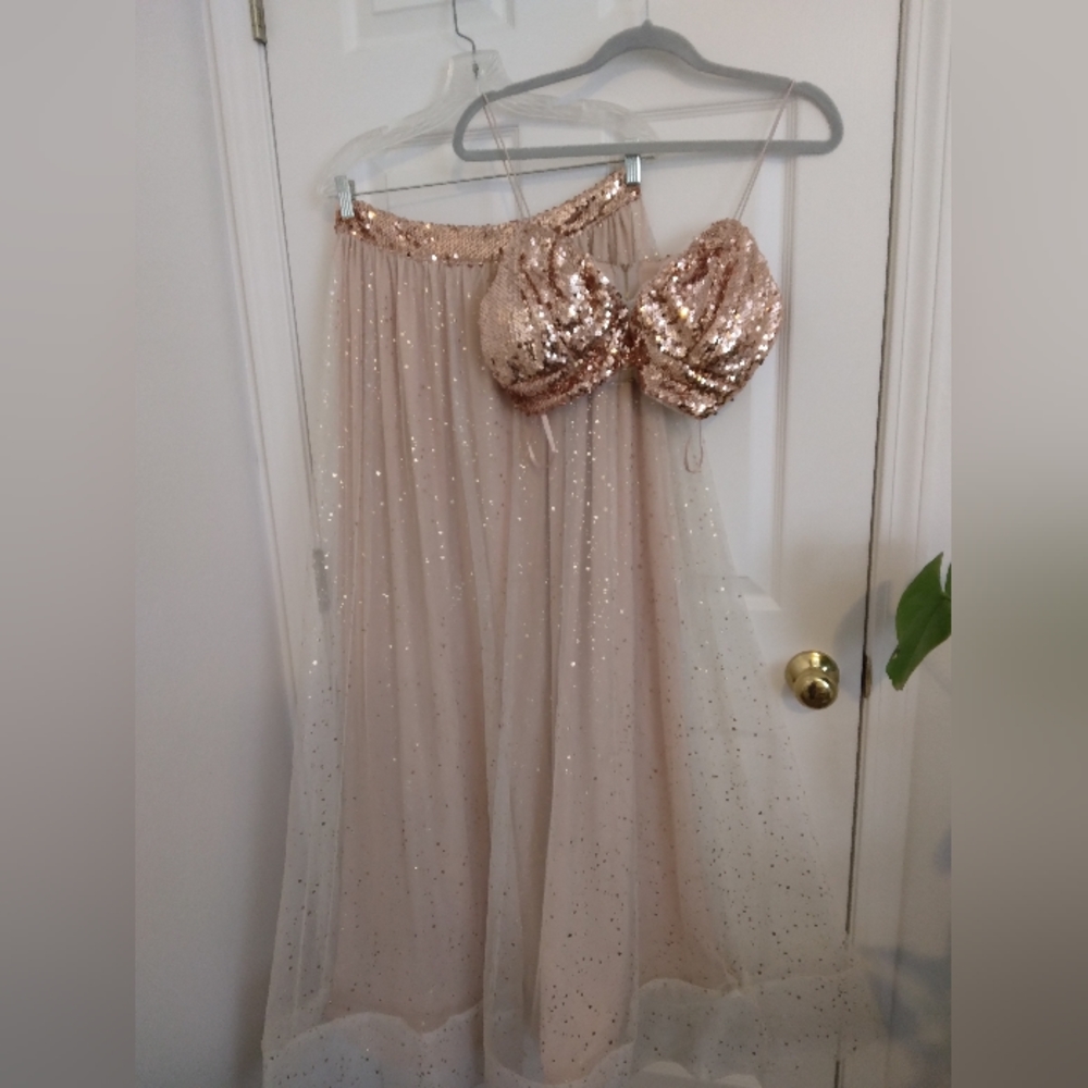 NWOT 2-Piece Rose Gold Statement Piece Set